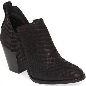 Like New Jeffery Campbell Rowlan Snakeskin Embossed Booties, Black, 9.5